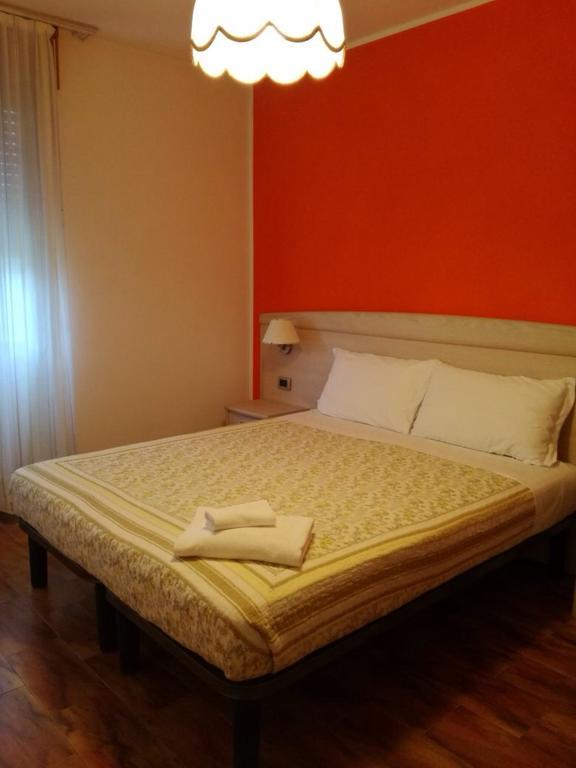 פרג'ינה ולסוגאנה Hotel Pizzeria Mezzolago מראה חיצוני תמונה