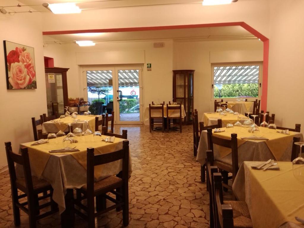 פרג'ינה ולסוגאנה Hotel Pizzeria Mezzolago מראה חיצוני תמונה