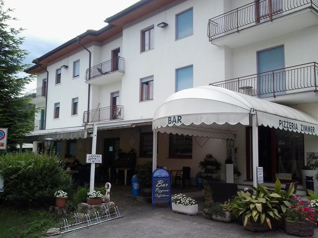 פרג'ינה ולסוגאנה Hotel Pizzeria Mezzolago מראה חיצוני תמונה