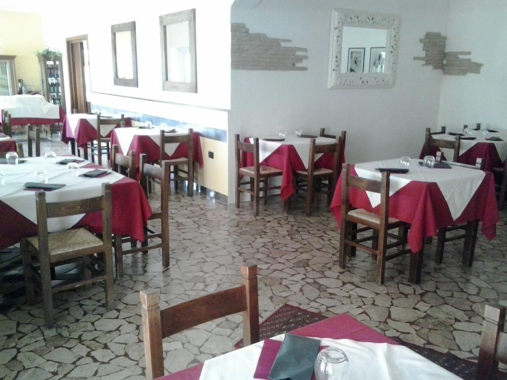 פרג'ינה ולסוגאנה Hotel Pizzeria Mezzolago מראה חיצוני תמונה